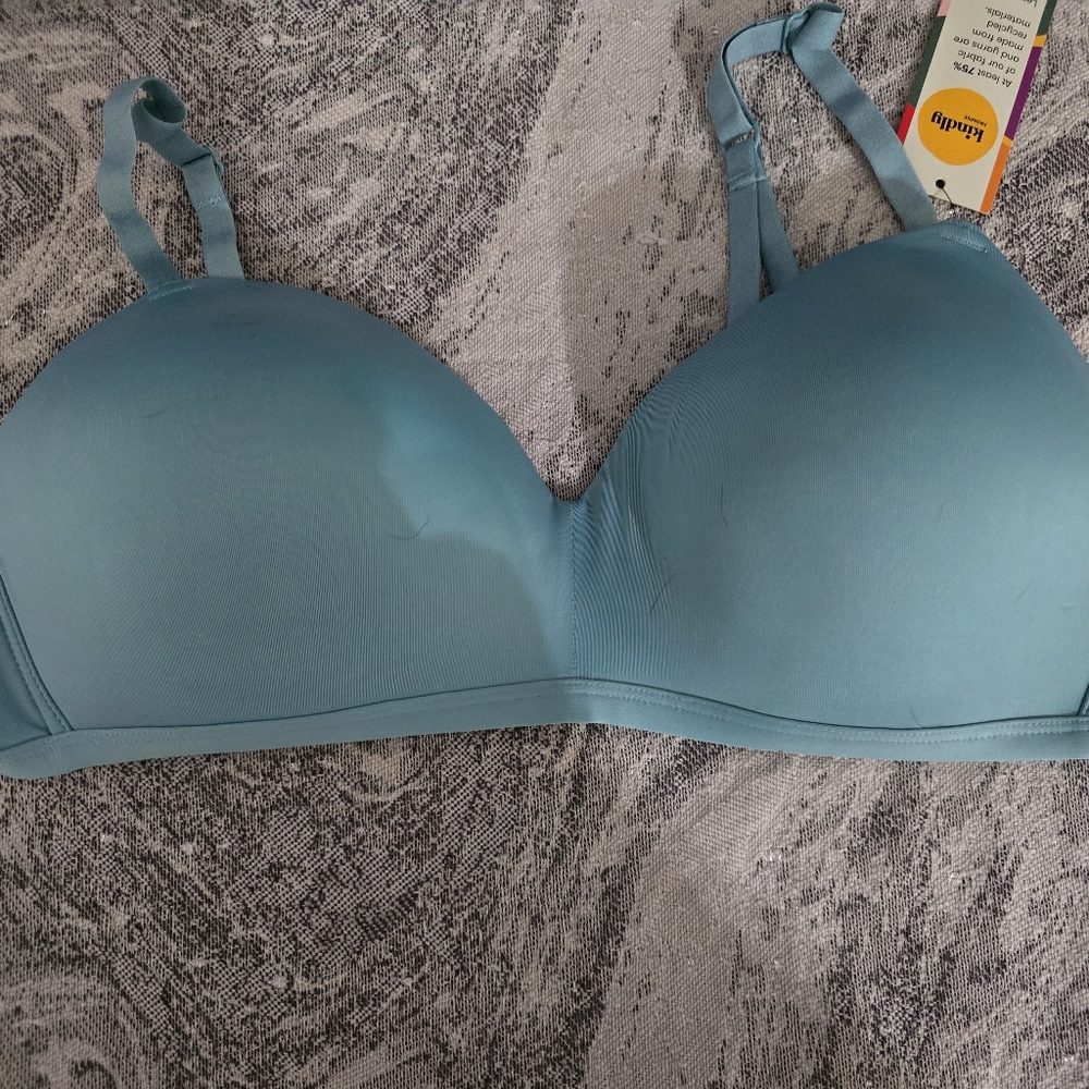 T-shirt bra size 36C